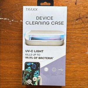 TRAXX Device Cleaning Case with UV-C Light